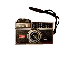 Vintage 1960s Kodak Instamatic 404 film camera